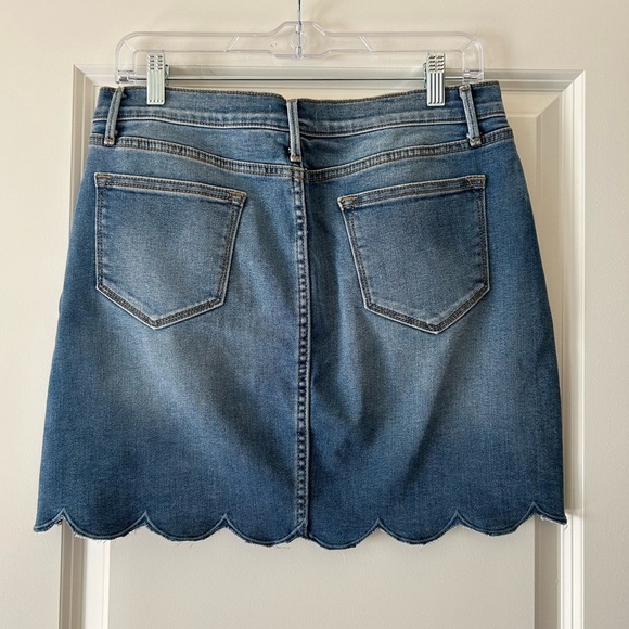 Aqua Luxe Denim Scalloped Mini Skirt Size 29 - Picture 5 of 5